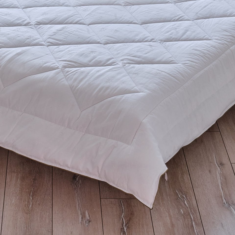 Bedmall Stella Bambu Çift Kişilik Yorgan ve 1 Adet Bambu Yastık Seti 50X70 cm